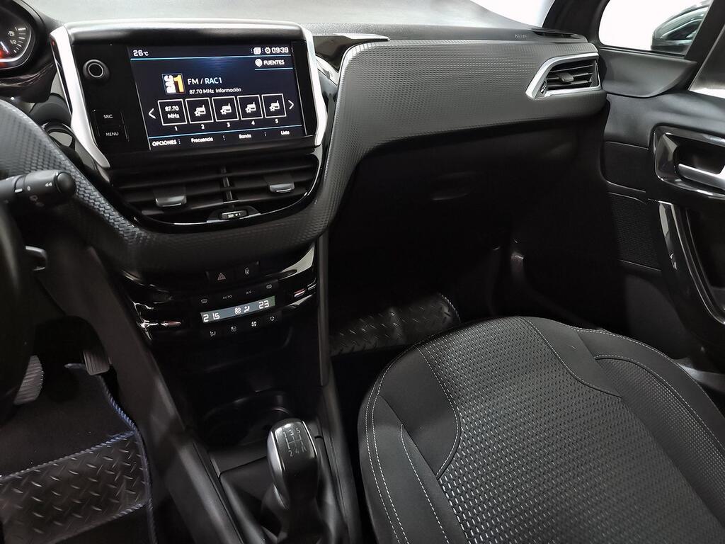 Peugeot 208 5P ALLURE 1.2L PureTech 60KW (82CV) 11