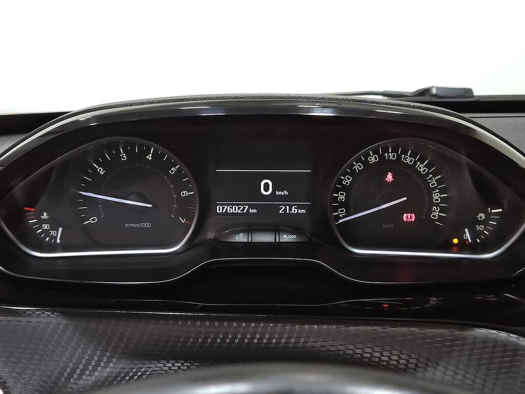 Peugeot 208 5P ALLURE 1.2L PureTech 60KW (82CV) 13