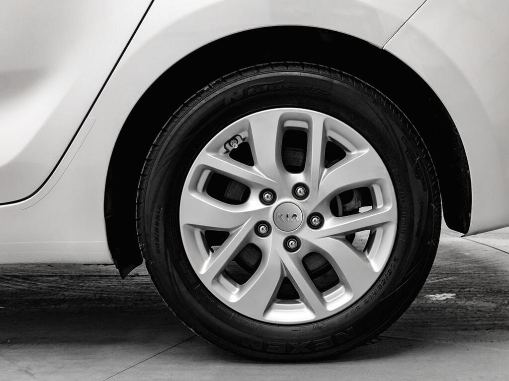 Kia Carens 1.6 GDi 99kW (135CV) Drive 10