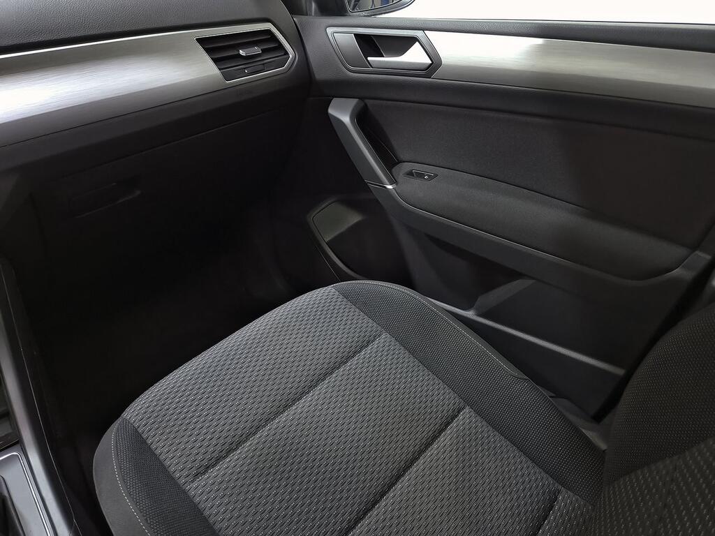Volkswagen Touran Advance 2.0 TDI 90kW (122CV) 34