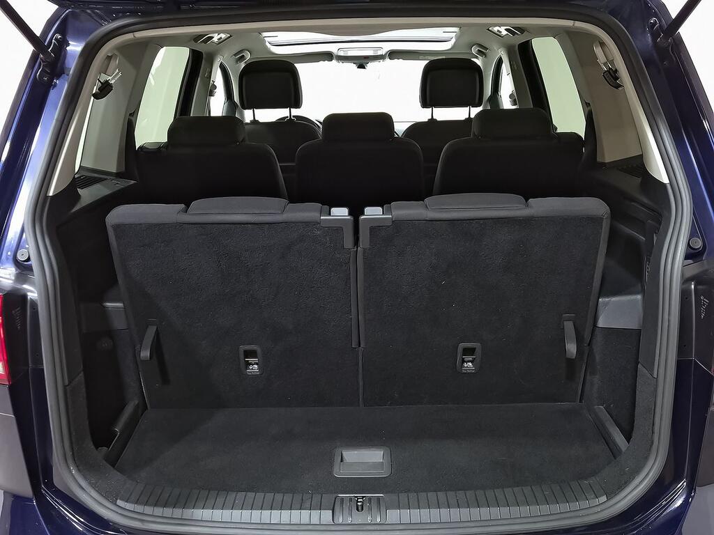 Volkswagen Touran Advance 2.0 TDI 90kW (122CV) 11