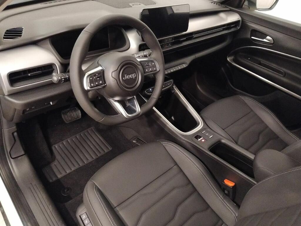 Jeep Avenger BEV 115kW (156CV) Summit 8