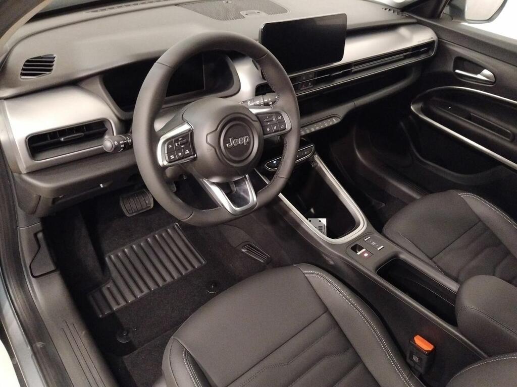 Jeep Avenger BEV 115kW (156CV) Summit 8