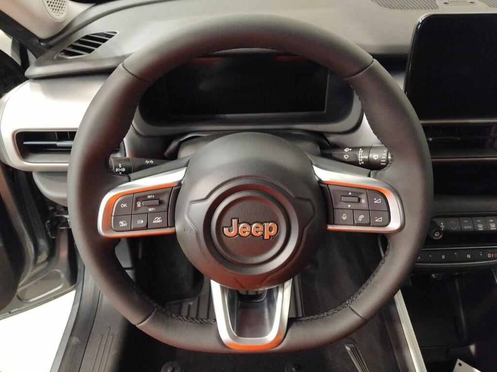 Jeep Avenger BEV 115kW (156CV) Summit 10