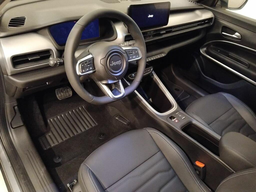 Jeep Avenger BEV 115kW (156CV) Summit 8
