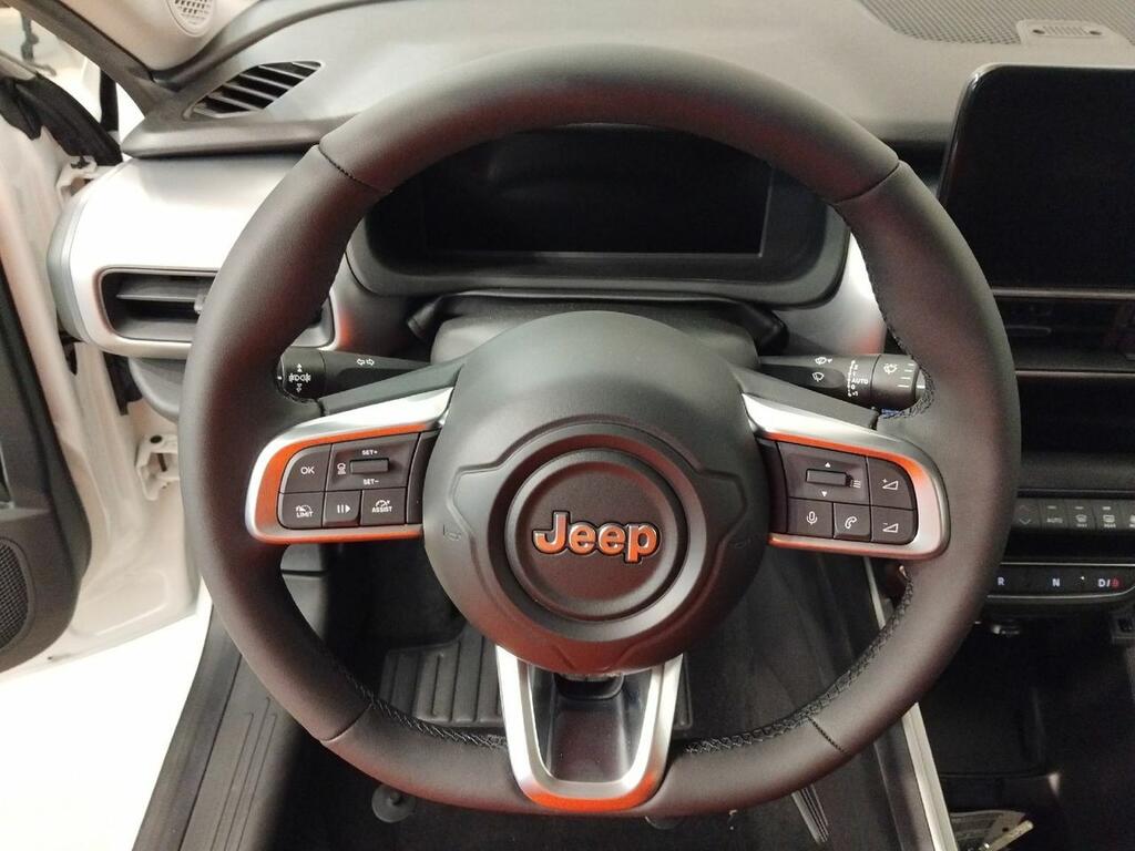 Jeep Avenger BEV 115kW (156CV) Summit 10