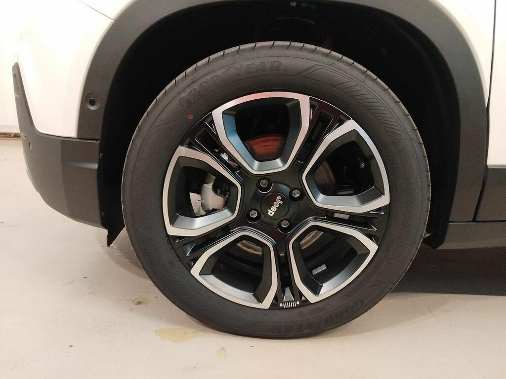 Jeep Avenger BEV 115kW (156CV) Summit 5