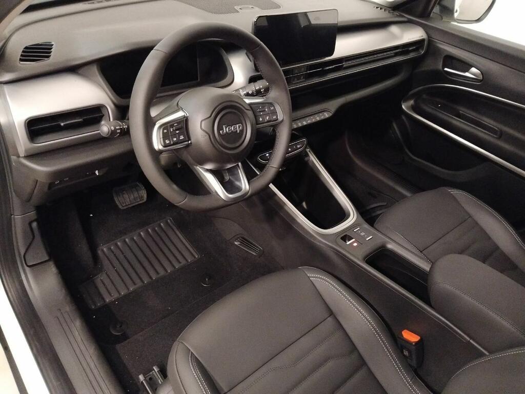 Jeep Avenger BEV 115kW (156CV) Summit 8