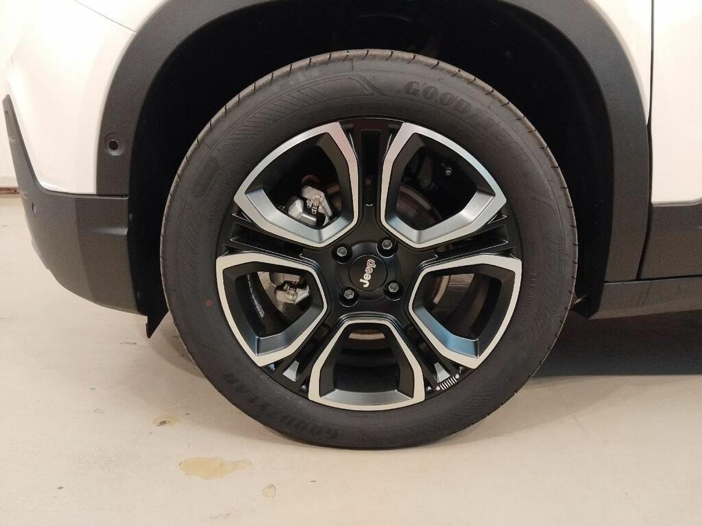Jeep Avenger BEV 115kW (156CV) Summit 5