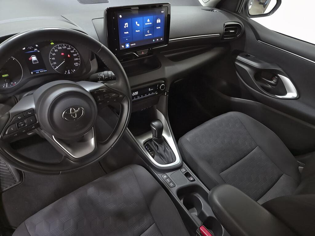 Toyota Yaris 1.5 120H Active Plus 27