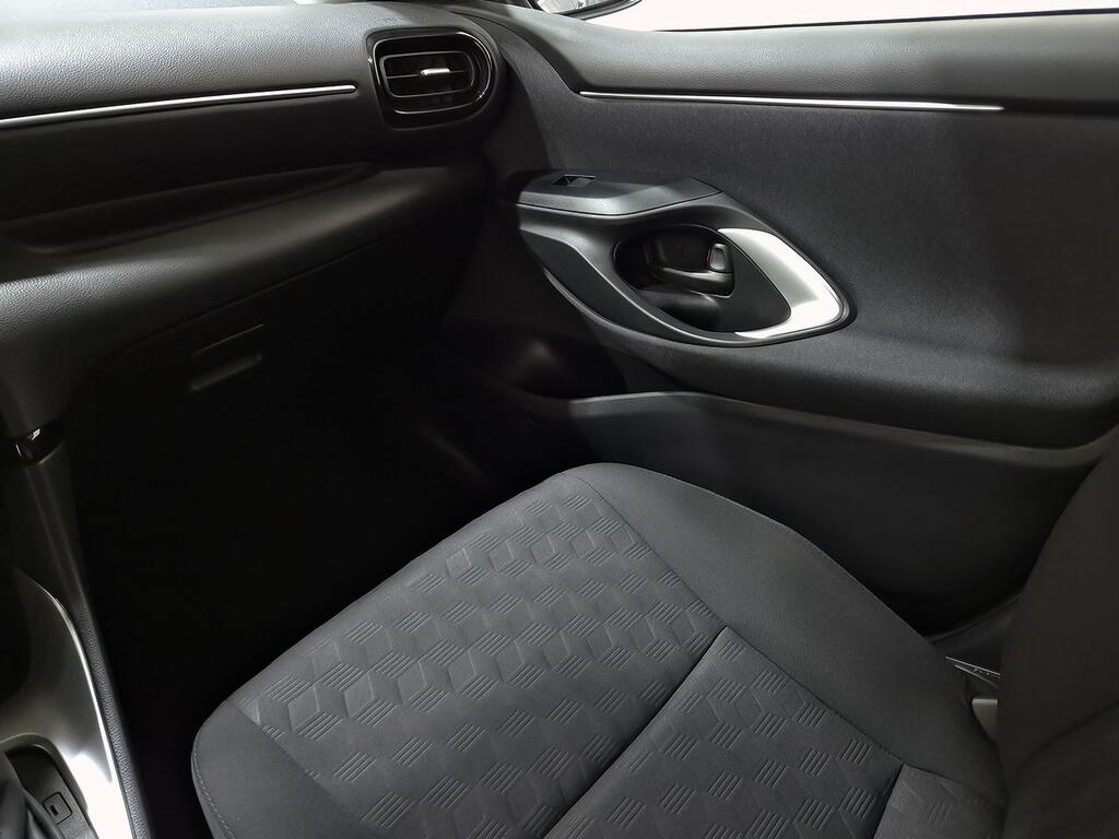 Toyota Yaris 1.5 120H Active Plus 28