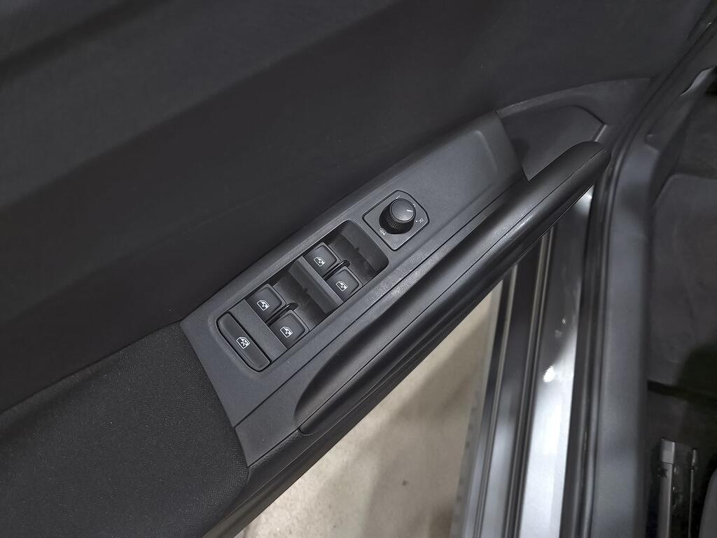Skoda Fabia 1.0 MPI 59KW (80CV) Ambition 9