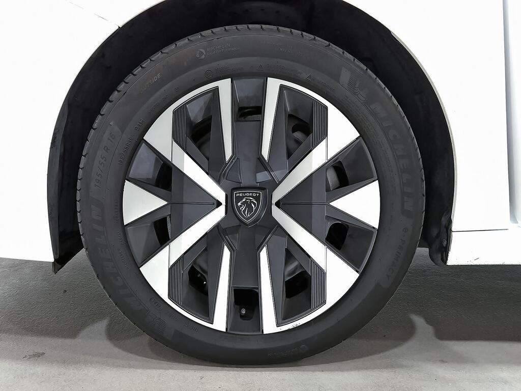 Peugeot 208 PureTech 74kW (100CV) Style 10