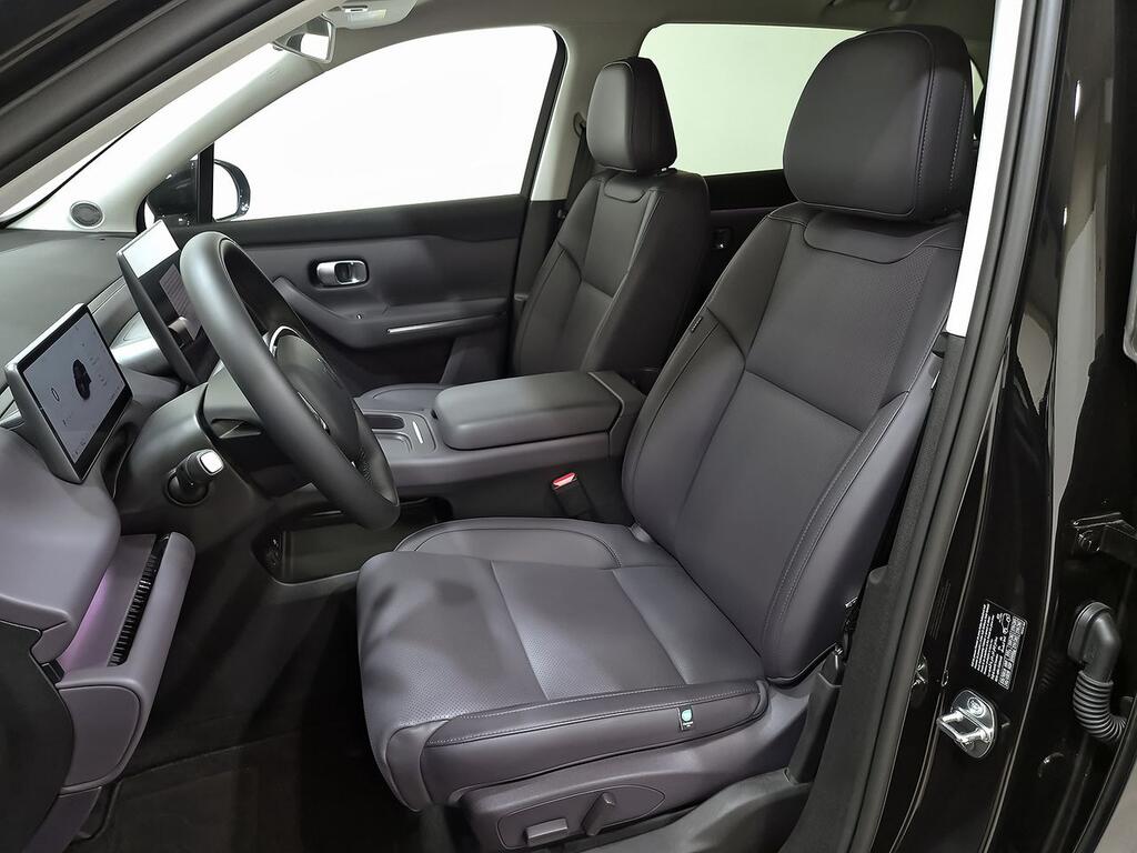 Leapmotor C10 C10 REEV 28.4 kWh Design Auto 8