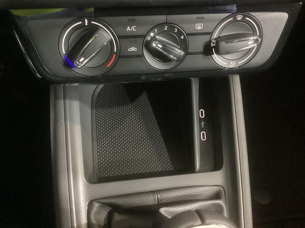 Skoda Kamiq 1.0 TSI 70kW (95CV) ESSENCE 12