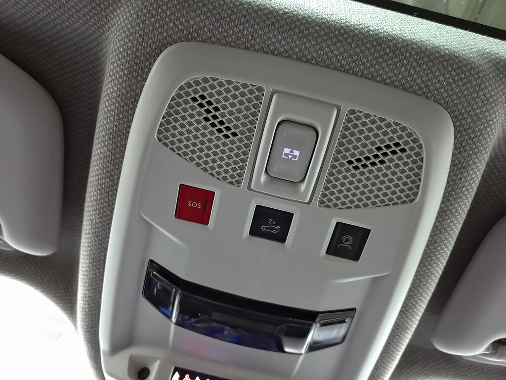Jeep Avenger BEV 115kW (156CV) Summit 33