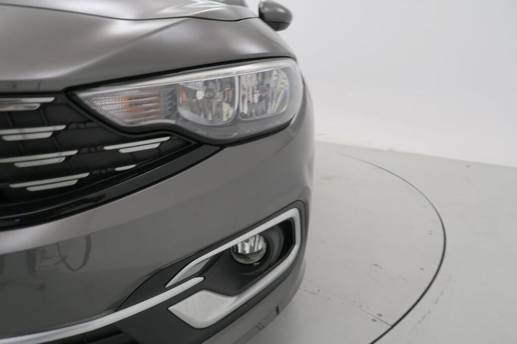 Fiat Tipo Sedán Diésel 1.6 96kW (130CV) manual 6v 21