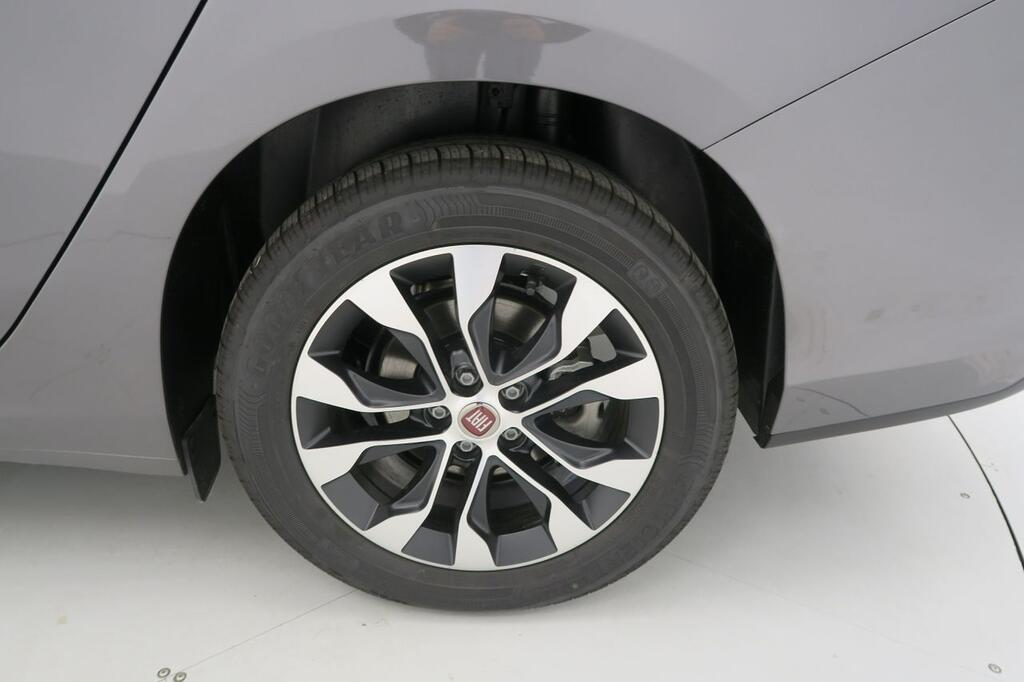 Fiat Tipo Sedán Diésel 1.6 96kW (130CV) manual 6v 23