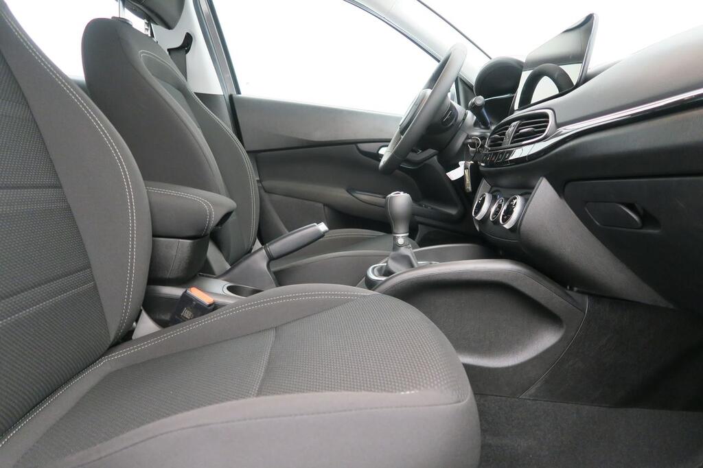 Fiat Tipo Sedán Diésel 1.6 96kW (130CV) manual 6v 15