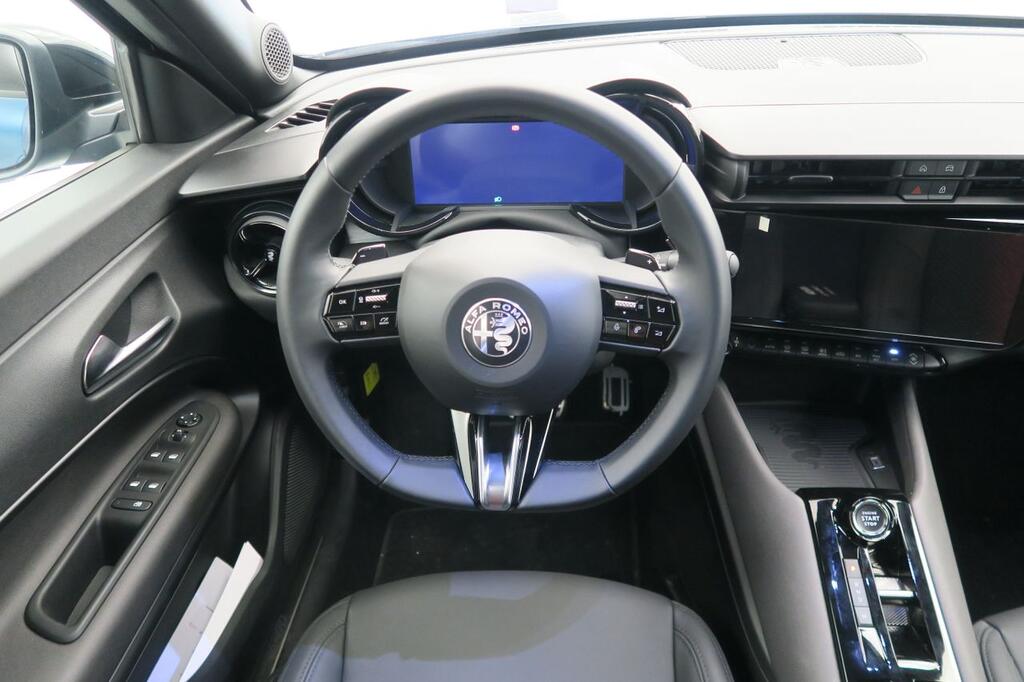 Alfa Romeo Junior Ibrida Speciale 100kW (136CV) 13