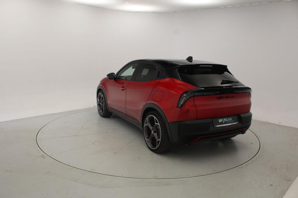 Alfa Romeo Junior Elettrica Veloce 207kW (280CV) 3
