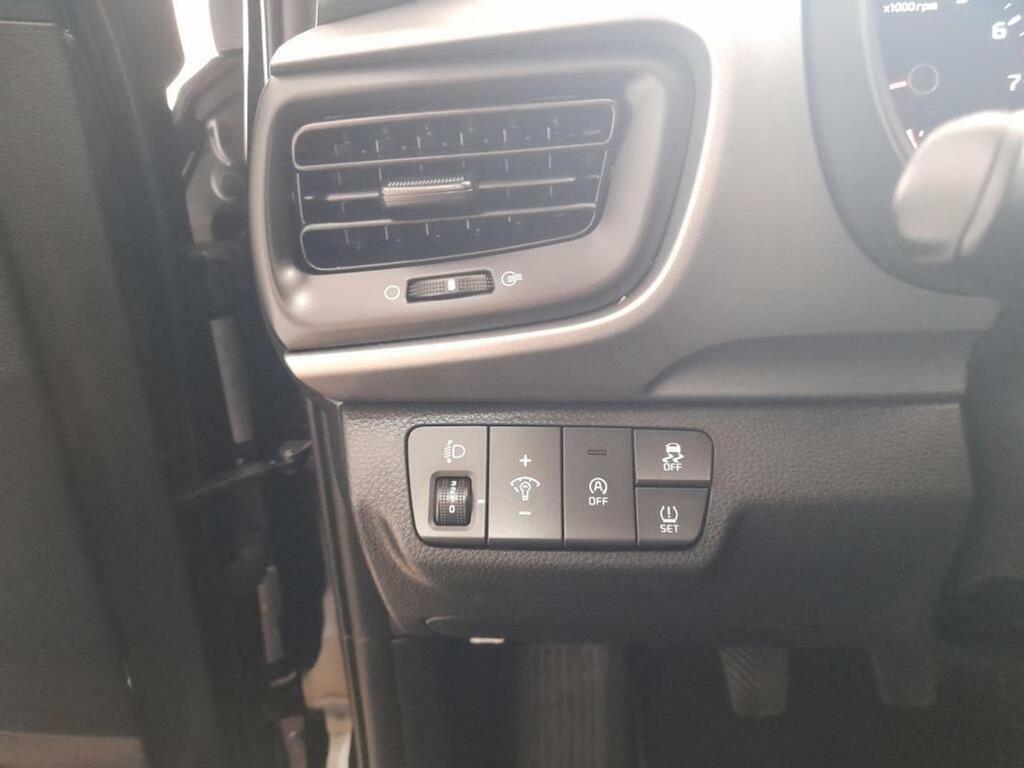 Kia Stonic 1.0 T-GDi 74kW (100CV) MHEV iMT Concept 17