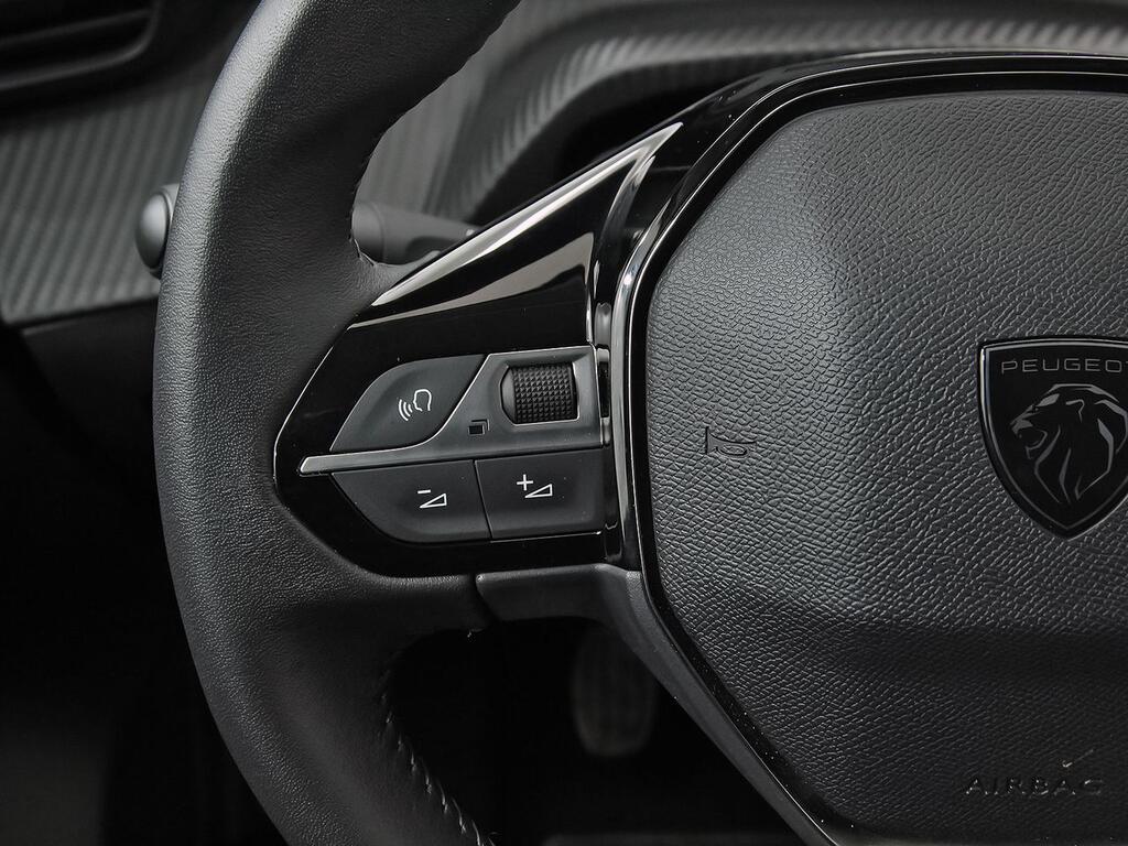Peugeot 208 Allure Puretech 100 19