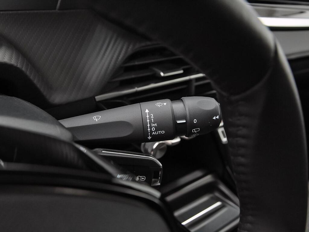 Peugeot 208 Allure Puretech 100 18