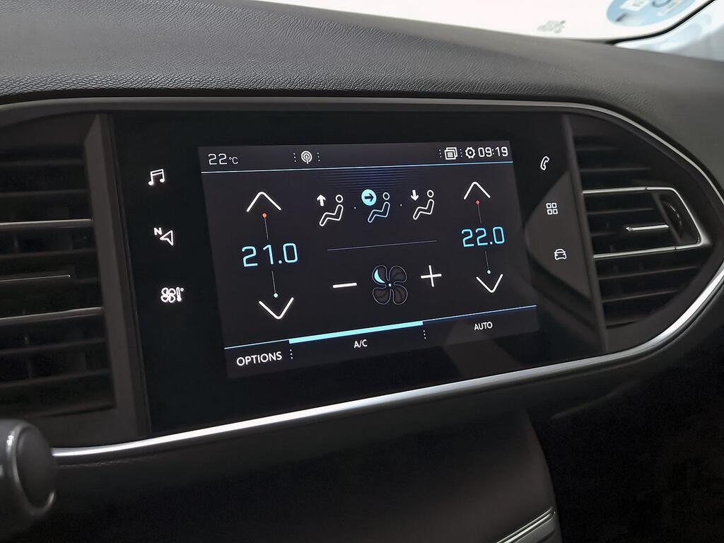 Peugeot 308 5p Style BlueHDi 130 S&S 22