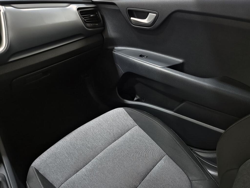 Kia Stonic 1.0 T-GDi 74kW (100CV) MHEV MT Concept 26