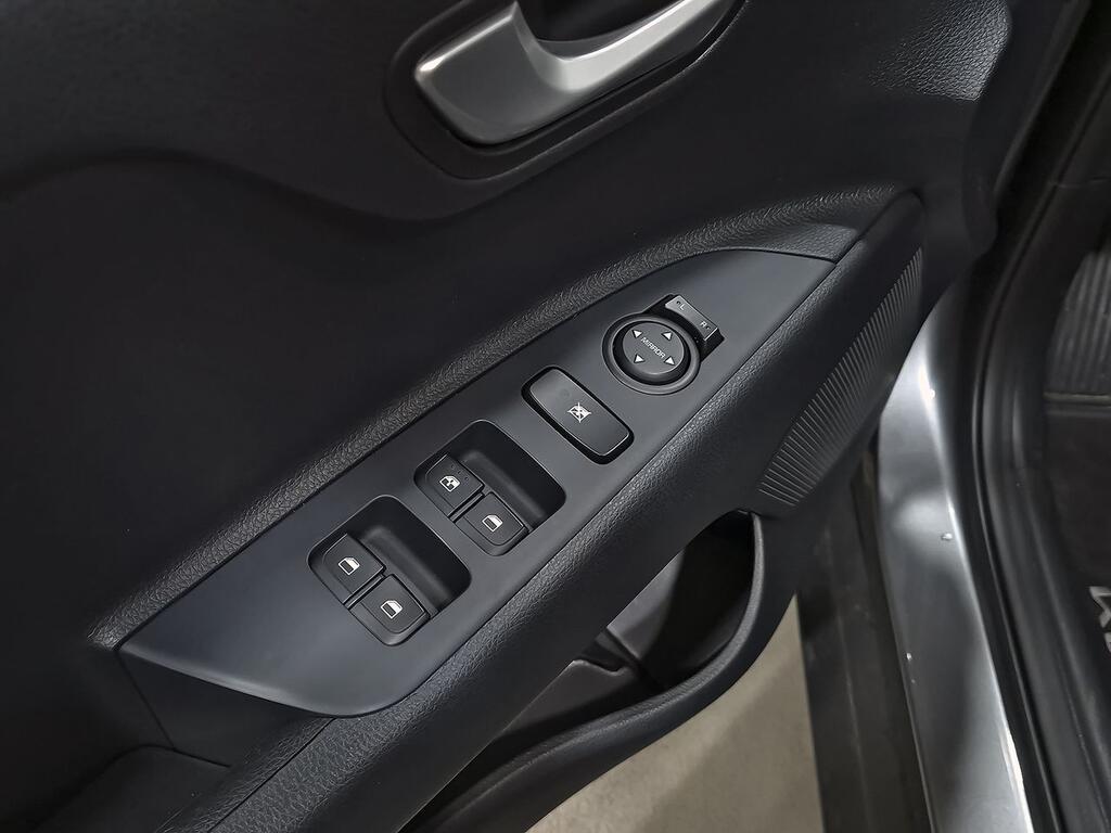 Kia Stonic 1.0 T-GDi 74kW (100CV) MHEV MT Concept 11