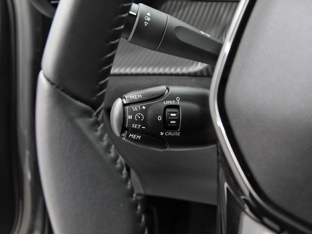 Peugeot 2008 Active Puretech 100 S&S 6 Vel. MAN 17 Peugeot 2008 Active Puretech 100 S&S 6 Vel. MAN 17