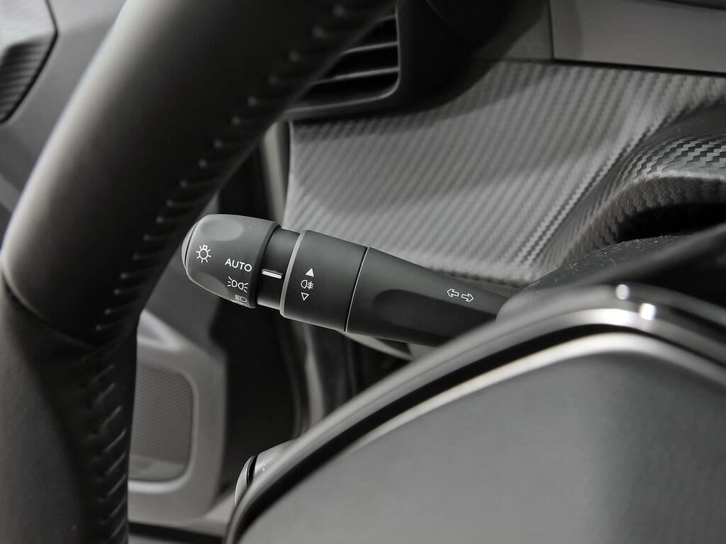 Peugeot 2008 Active Puretech 100 S&S 6 Vel. MAN 16 Peugeot 2008 Active Puretech 100 S&S 6 Vel. MAN 16