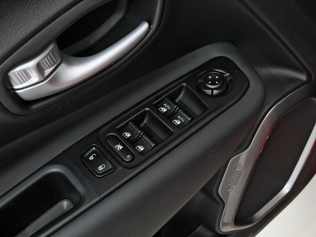 Jeep Renegade eHybrid 1.5 96kW(130CV) Limited ATX 13 Jeep Renegade eHybrid 1.5 96kW(130CV) Limited ATX 13
