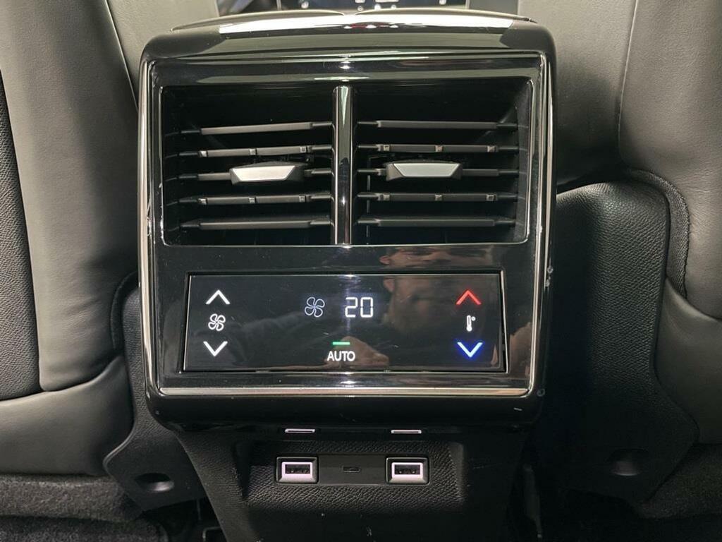 DS DS 7 1.6 E-Tense 300 GRAND CHIC Auto 4WD 37 DS DS 7 1.6 E-Tense 300 GRAND CHIC Auto 4WD 37