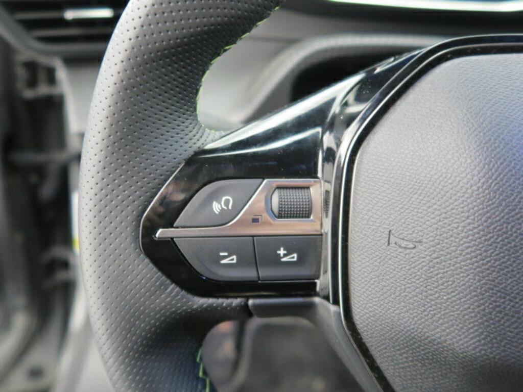 Peugeot 2008 Eléctrico GT 156 (115kW) 9 Peugeot 2008 Eléctrico GT 156 (115kW) 9
