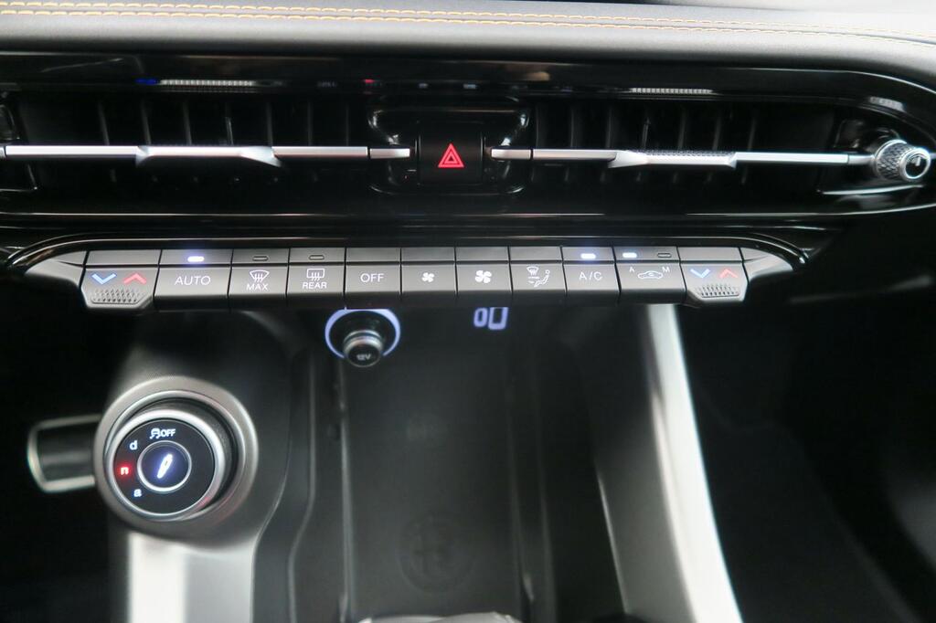 Alfa Romeo Tonale 1.3 Multi-air PHEV Speciale Q4 9 Alfa Romeo Tonale 1.3 Multi-air PHEV Speciale Q4 9