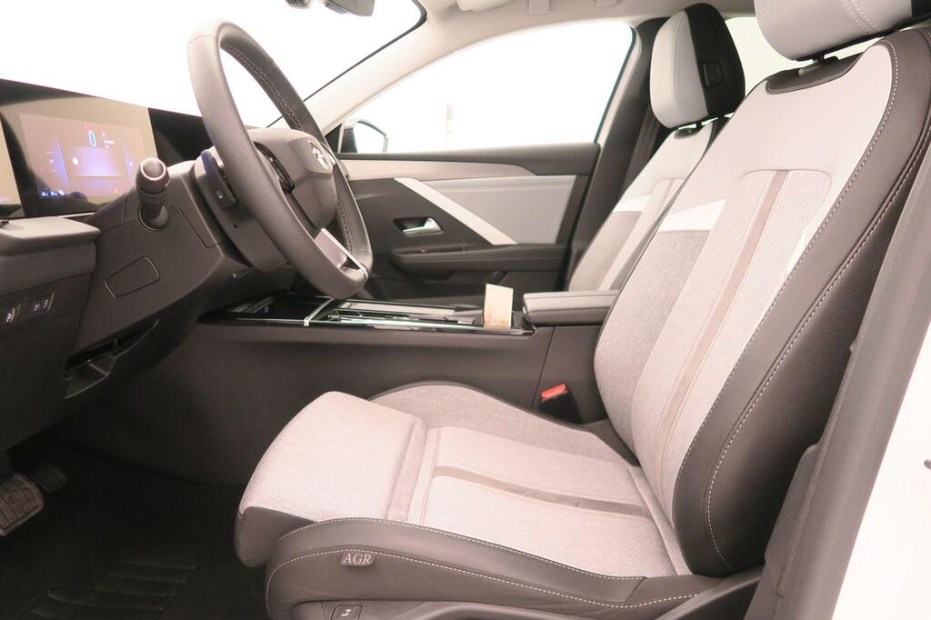 Opel Astra 1.6T Hybrid 132kW (180CV) Elegance Auto 18 Opel Astra 1.6T Hybrid 132kW (180CV) Elegance Auto 18