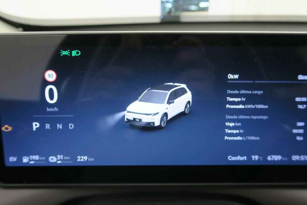 Leapmotor C10 C10 REEV 28.4 kWh Design Auto 9