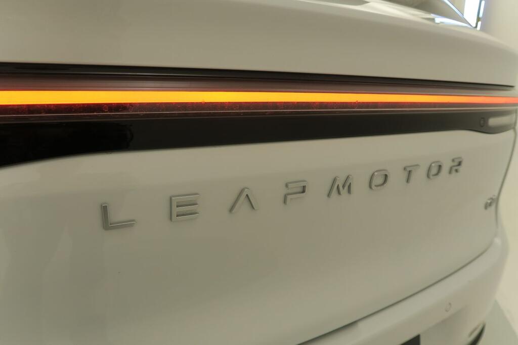 Leapmotor C10 C10 REEV 28.4 kWh Design Auto 20