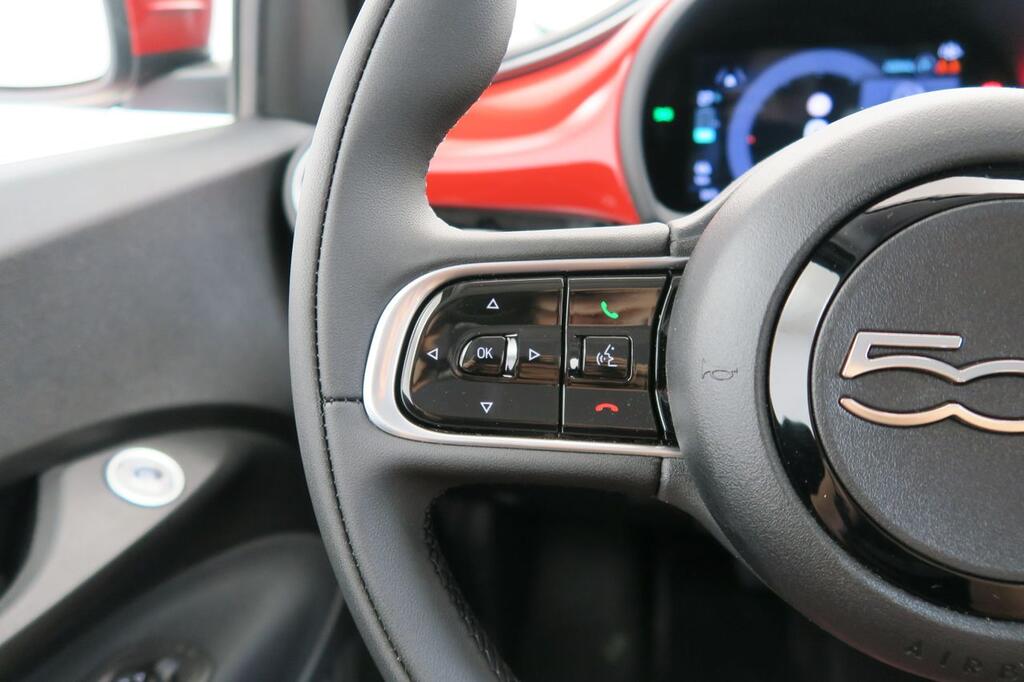 Fiat 500 Monotrim Hb 190km 70kW (95CV) 8 Fiat 500 Monotrim Hb 190km 70kW (95CV) 8