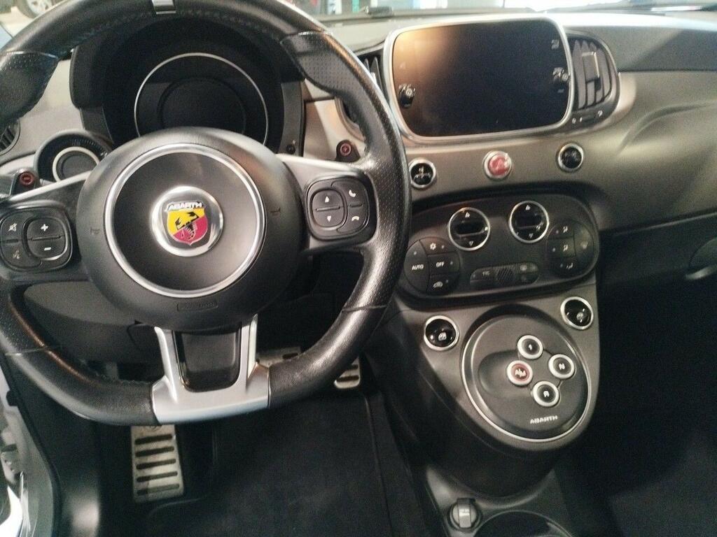 Abarth 500 595C Turismo 1.4 16v T-Jet 121kW E6D 12 Abarth 500 595C Turismo 1.4 16v T-Jet 121kW E6D 12