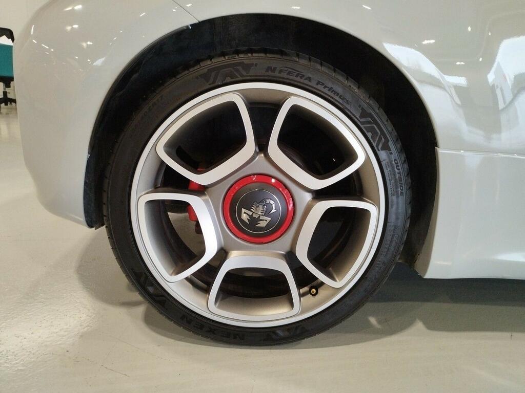 Abarth 500 595C Turismo 1.4 16v T-Jet 121kW E6D 18 Abarth 500 595C Turismo 1.4 16v T-Jet 121kW E6D 18
