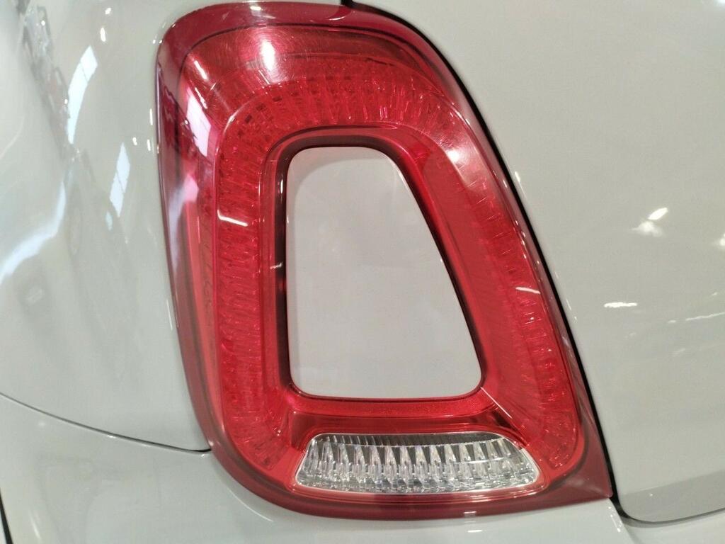 Abarth 500 595C Turismo 1.4 16v T-Jet 121kW E6D 17 Abarth 500 595C Turismo 1.4 16v T-Jet 121kW E6D 17