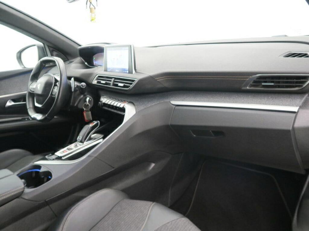 Peugeot 3008 1.2 PURETECH 96KW (130CV) GT LINE EAT8 17 Peugeot 3008 1.2 PURETECH 96KW (130CV) GT LINE EAT8 17