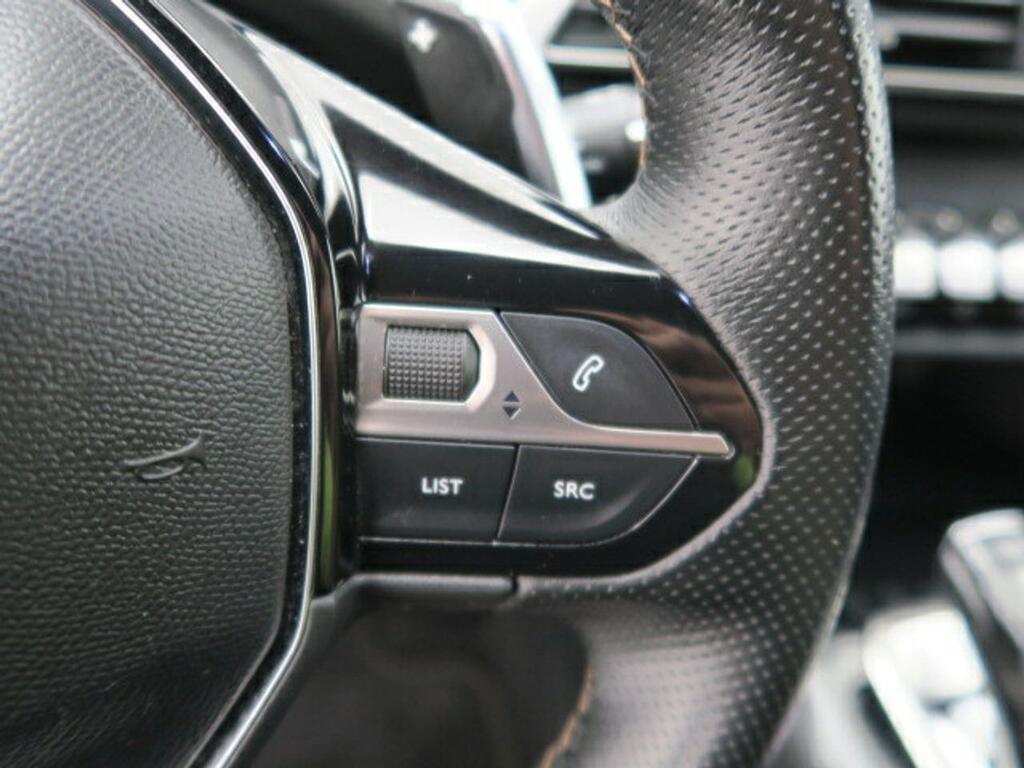 Peugeot 3008 1.2 PURETECH 96KW (130CV) GT LINE EAT8 15 Peugeot 3008 1.2 PURETECH 96KW (130CV) GT LINE EAT8 15