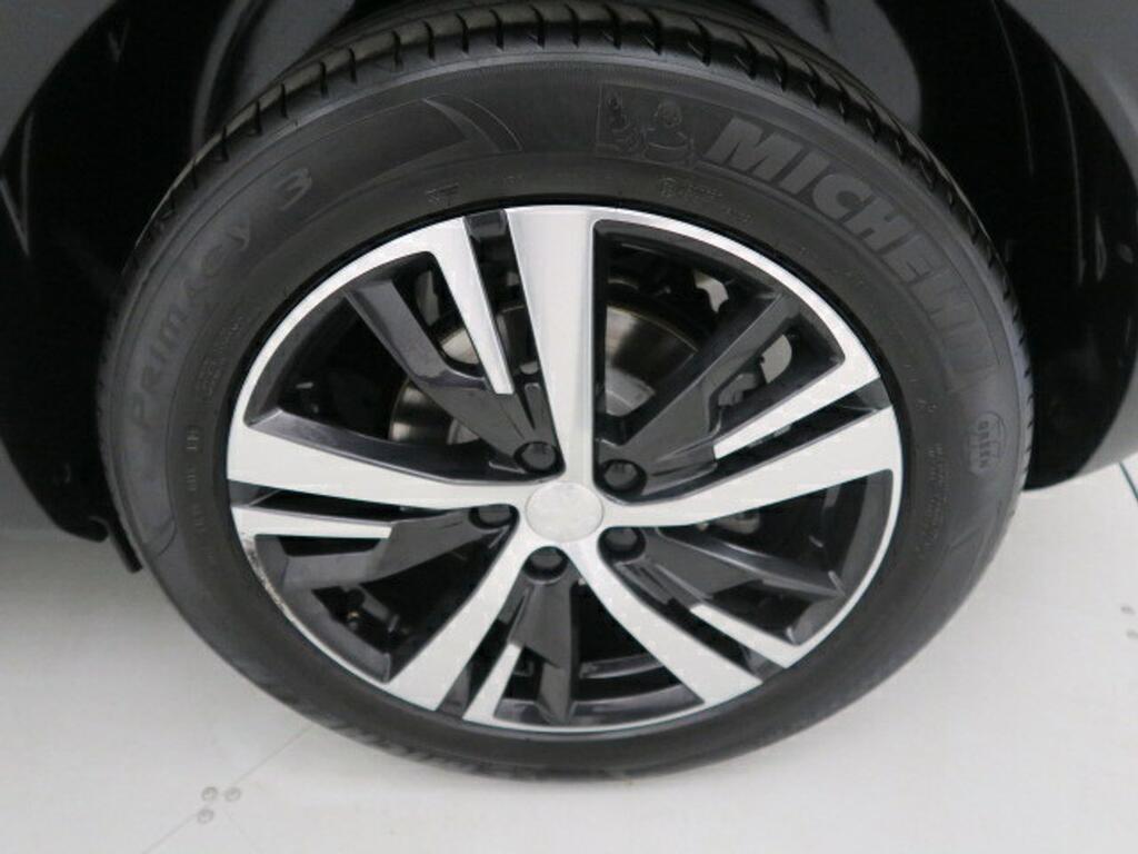 Peugeot 3008 1.2 PURETECH 96KW (130CV) GT LINE EAT8 25 Peugeot 3008 1.2 PURETECH 96KW (130CV) GT LINE EAT8 25