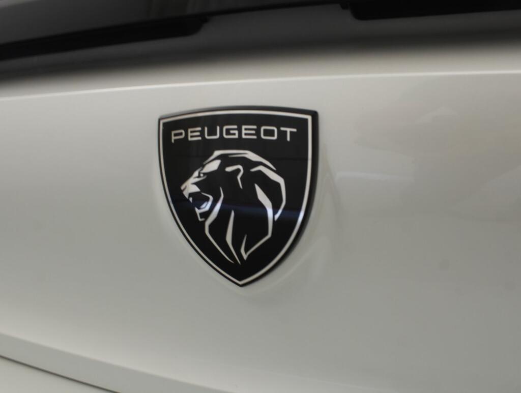 Peugeot 308 5P GT Hybrid 180 eEAT8 21 Peugeot 308 5P GT Hybrid 180 eEAT8 21