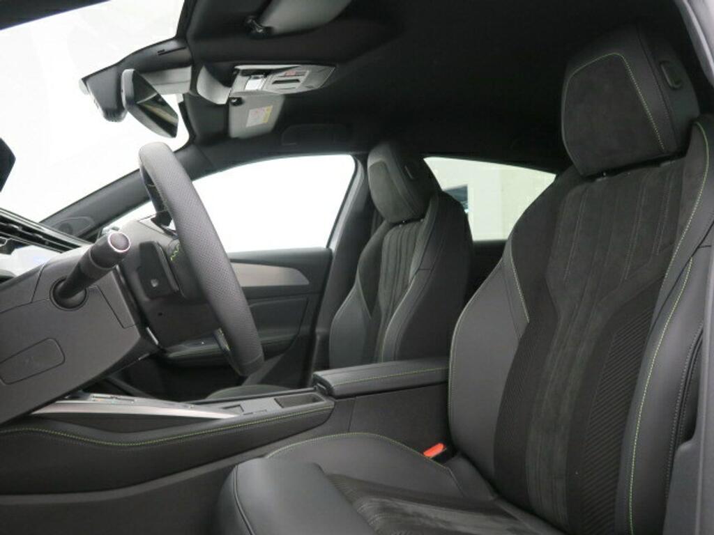 Peugeot 308 5P GT Hybrid 180 eEAT8 18 Peugeot 308 5P GT Hybrid 180 eEAT8 18
