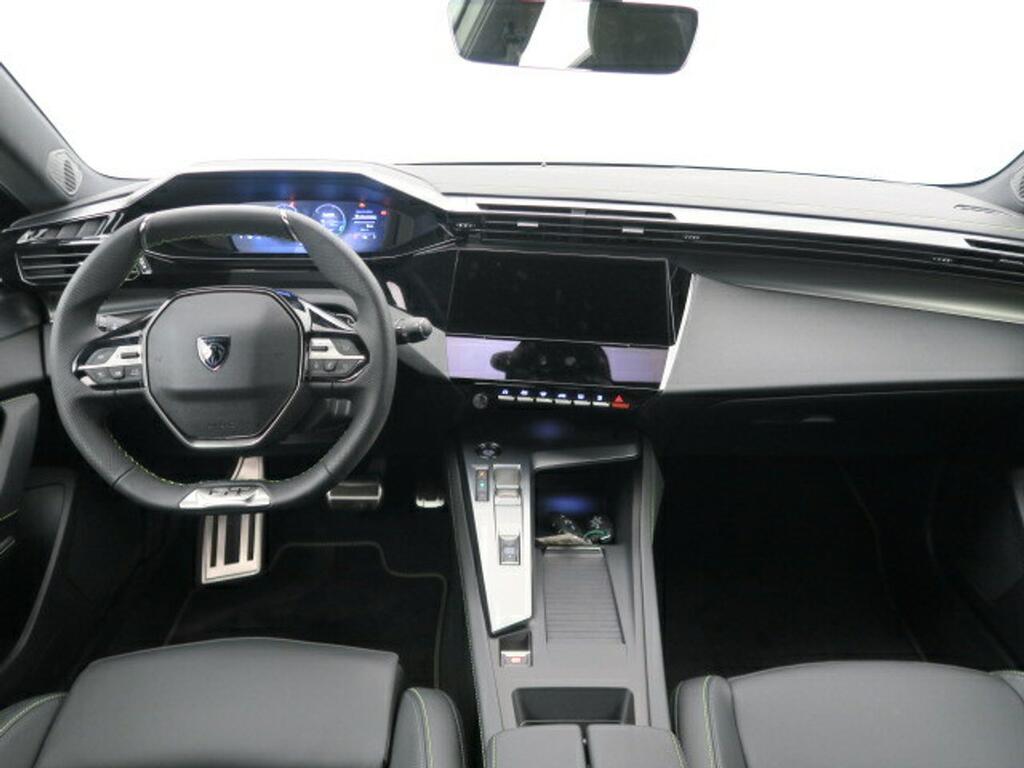 Peugeot 308 5P GT Hybrid 180 eEAT8 7 Peugeot 308 5P GT Hybrid 180 eEAT8 7